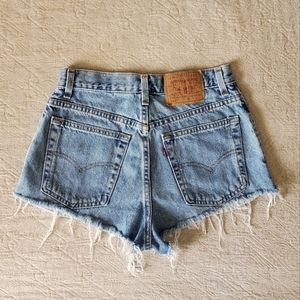 Vintage 550 Levi's high waisted cut off denim short